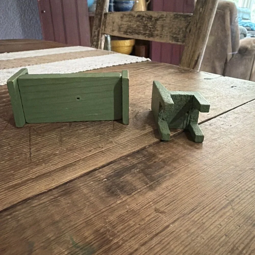 Vintage 1933 Jaymar Happy Hour Dollhouse Furniture Green Wooden Bed & Chair Arts